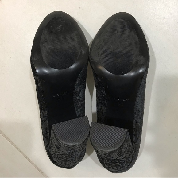 Nine West Tapestry Stacked Heel Pumps - Picture 8 of 8